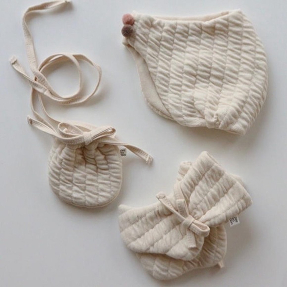 hat, bag, & socks set